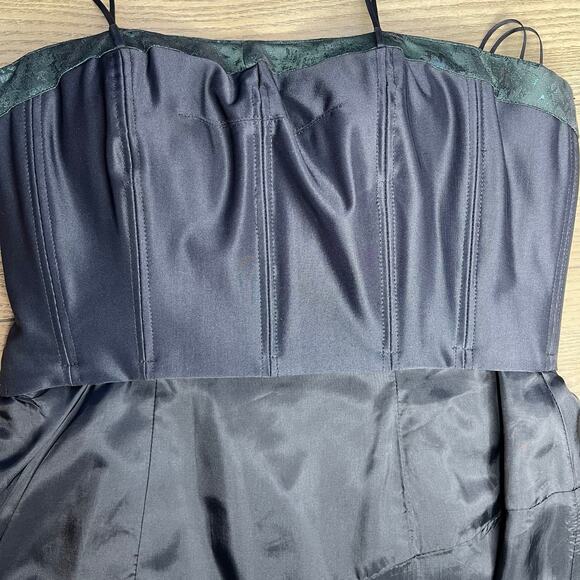 Theia Metallic Emerald Green Jacquard Strapless Ruched Evening Gown Size 10 - Picture 8 of 11